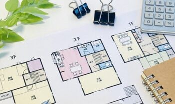 狭小地に建てる木造3階建て二世帯住宅|3つのタイプと費用・間取りを解説