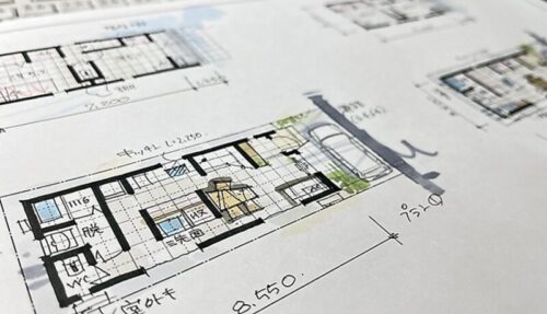 空間の「透ける」「兼ねる」「抜ける」を大切にした狭小住宅の設計手法。