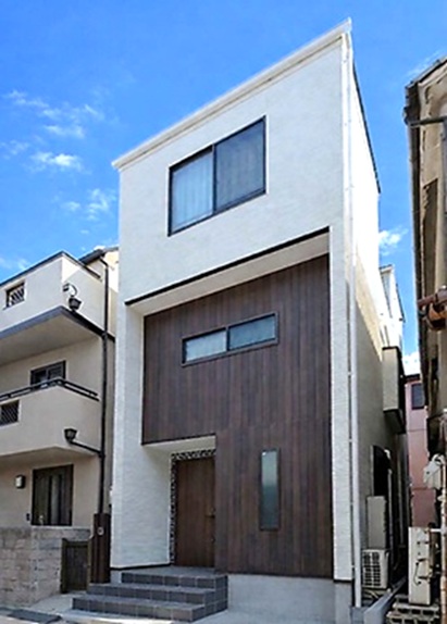 16坪の施工例:墨田区押上の狭小敷地に建つ、レトロ感覚を楽しむ3階建て住宅。